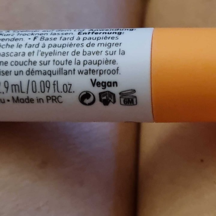 review photo of Catrice Cosmetics Eyeshadow primer shared by @estelle1 on 04 Feb 2022 - review