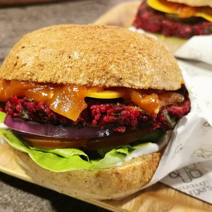 photo of Mo & Jo Sourdough Burgers Green Goddess shared by @plantbasedasiasummit on  20 Oct 2021 - review