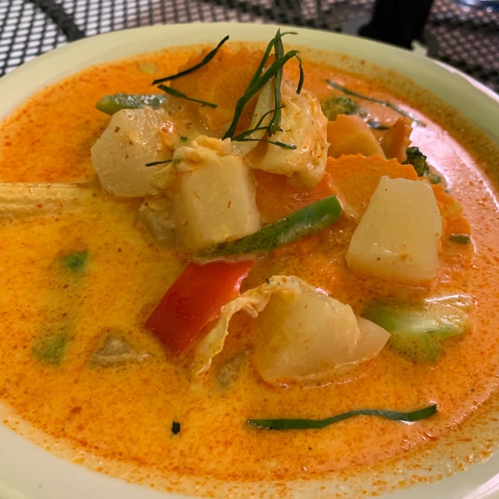 photo of Happy Thai Restaurant Pineapple Curry shared by @moozoogabba on  27 Sep 2022 - review