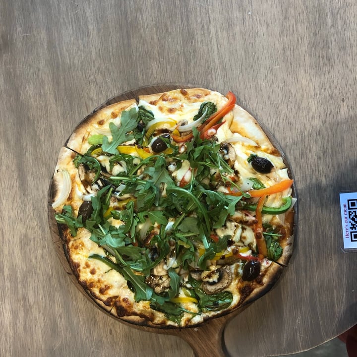 photo of Genius Central Singapore Mixed Mushroom Pizza (Veganized) shared by @laksh03 on  09 Jan 2021 - review