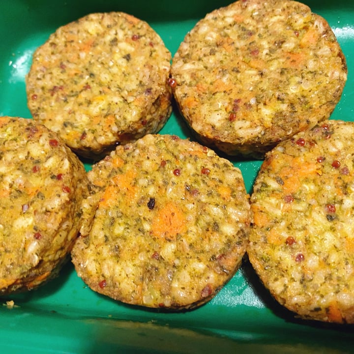 photo of Garden Gourmet Miniburger con Carote, Broccoli, Bulgur e Quinoa shared by @hail-seitan on  07 Dec 2022 - review