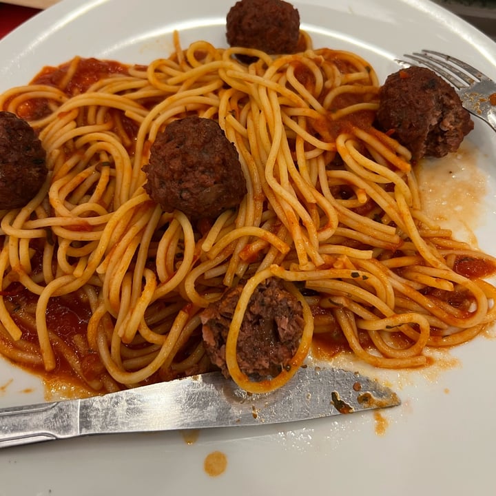 photo of Spoleto spaguetti pomodoro com almondega do futuro shared by @izabeladerobi on  03 Aug 2022 - review