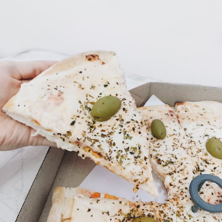photo of Empanadas de 10 Zárate Pizza Muzzarella shared by @maryheino on  25 Nov 2020 - review