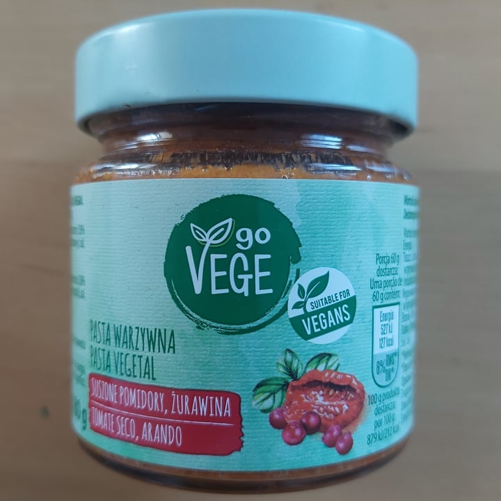 photo of Go Vege Vegetable paste with dried tomatoes and cranberries shared by @sofiasokolovaa on  15 Mar 2022 - review