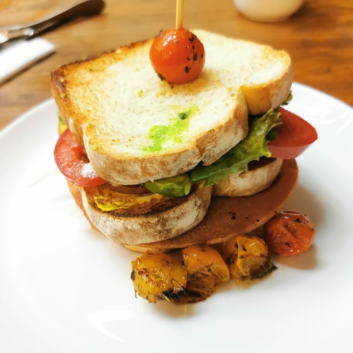 review photo of Siempre viva Club sándwich shared by @wloria on 31 Oct 2020 - review