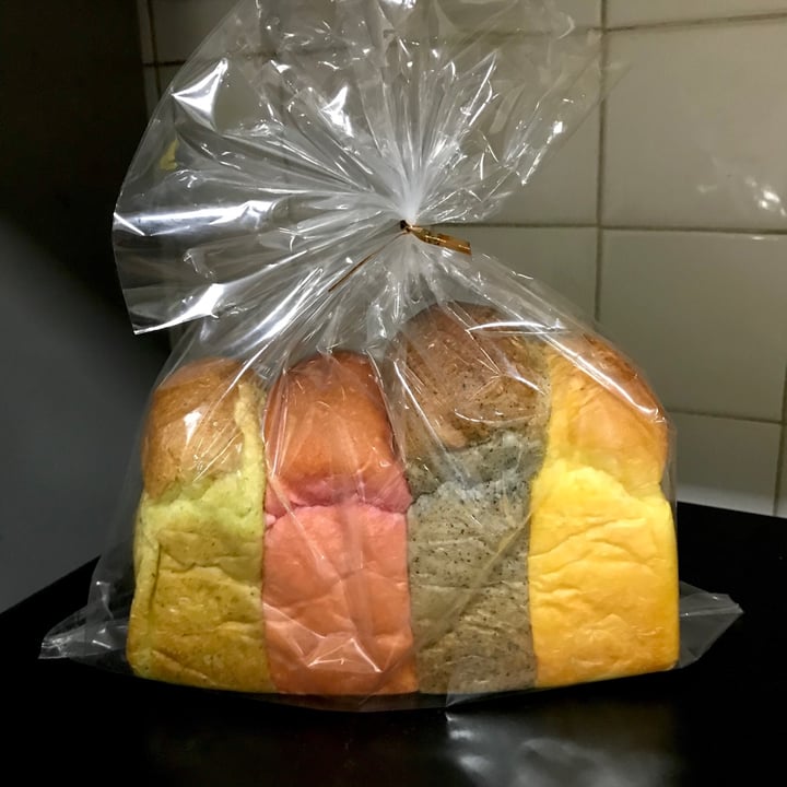 photo of Almond Bakery (Vegetarian) Multi Coloured Bread Loaf shared by @shambuuu on  04 Sep 2020 - review