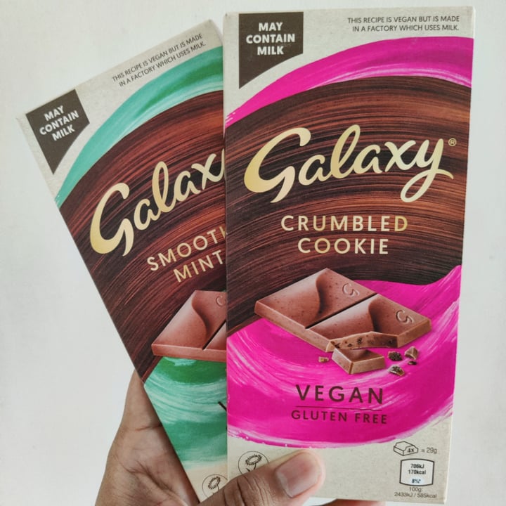 photo of Galaxy Cookie Crumble shared by @wakaflockaflame on  08 Sep 2021 - review
