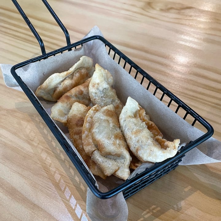 photo of Leaf Corner NanYang Community Club (Jurong) Fried Dumpling shared by @vishakha on  19 Nov 2022 - review