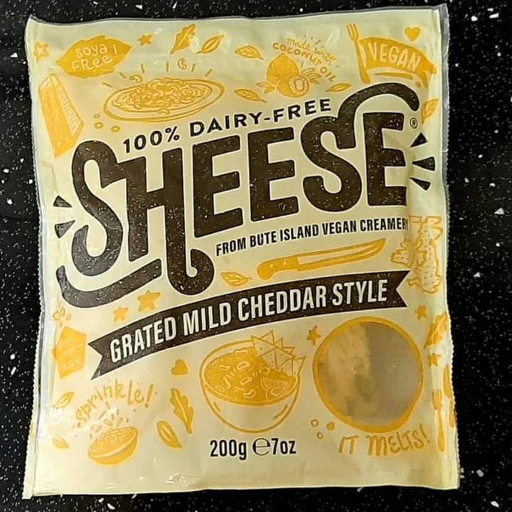 photo of Sheese Queso rallado Grated Mild Cheddar Style shared by @lalocadelosgatos8 on  01 Jul 2021 - review