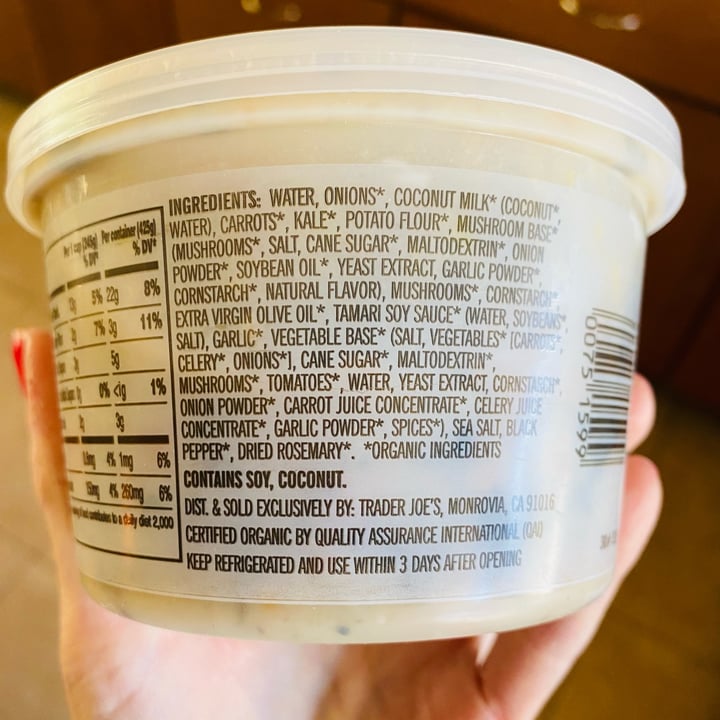 photo of Trader Joe's Organic Creamy Mushroom Soup shared by @beckyyy on  19 Nov 2022 - review