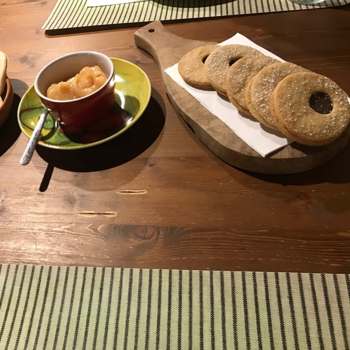photo of Torre Morgana Biscotti e marmellata shared by @camimira on  15 Apr 2022 - review