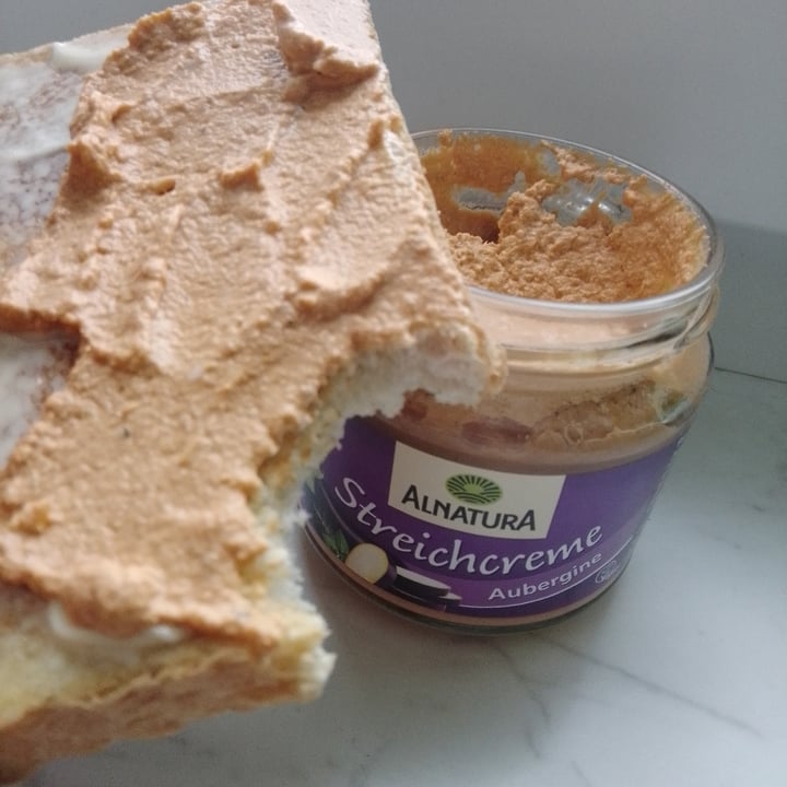 review photo of Alnatura Streichcreme Aubergine shared by @gwenda on 24 Dec 2021 - review