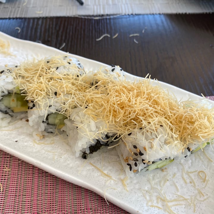 photo of SUSHI XIAN LUCERA Sushi con i spaghettini fritti e cetriolo shared by @tuomiglioramico on  23 Aug 2022 - review