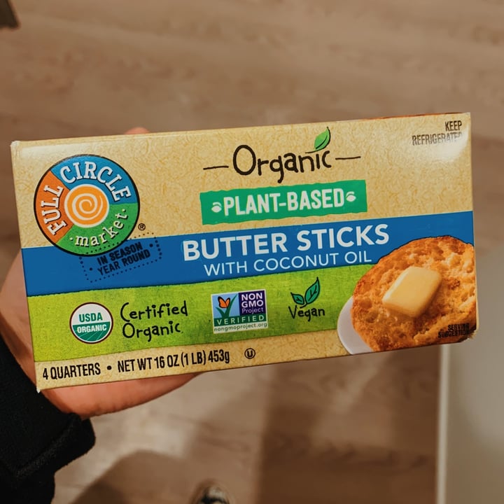 review photo of Full Circle Market Plant-Based Butter Sticks shared by @veganhotchip on 29 Nov 2020 - review