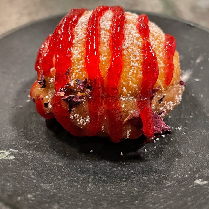 review photo of Altatto versione vegan bao farcito con crema di noci e topping mirtillo rosso shared by @pa0lag on 10 May 2022 - review