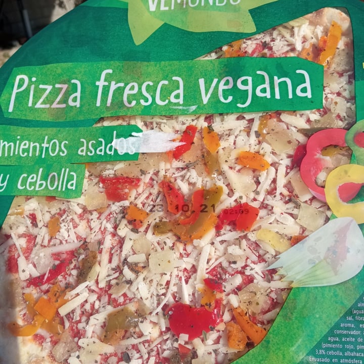 photo of Vemondo Pizza fresca vegana shared by @kary54 on  21 Oct 2021 - review