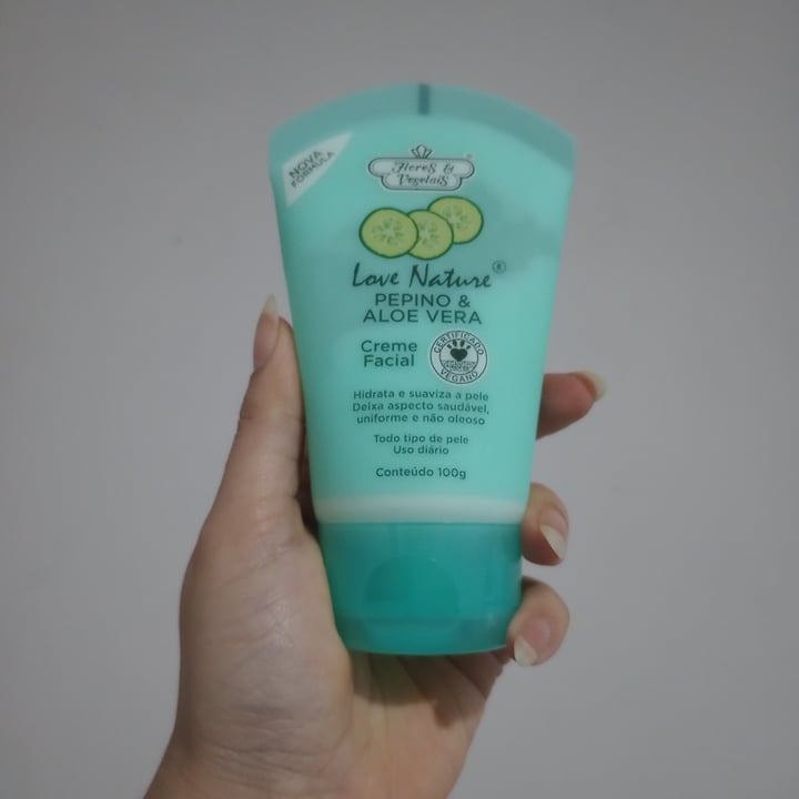 photo of Flores & Vegetais Creme facial Pepino & Aloe Vera shared by @sheilinha on  20 Jul 2022 - review