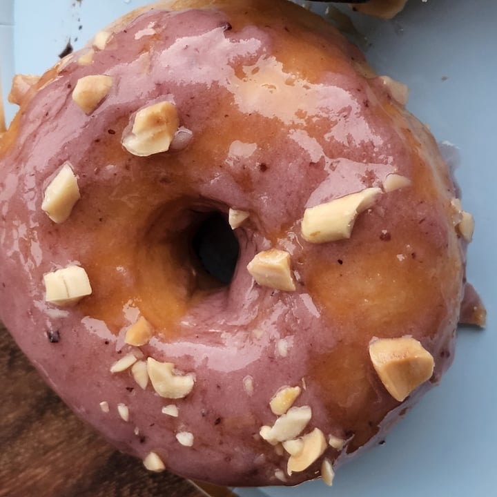 photo of Green Bar Blueberry Donut shared by @teamaldous on  27 Jun 2022 - review