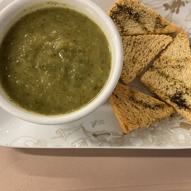 Photo of the dish “sopa de batata doce com espinafre”