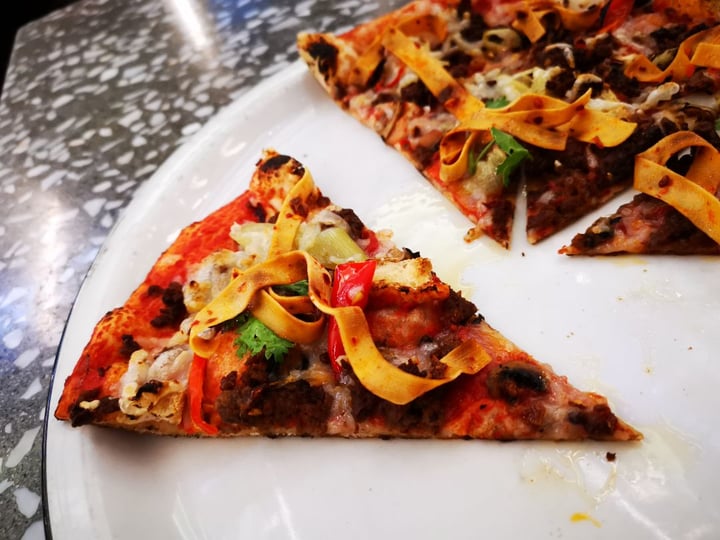 photo of PizzaExpress Impossible Mala Pizza shared by @blattblume on  24 Oct 2019 - review