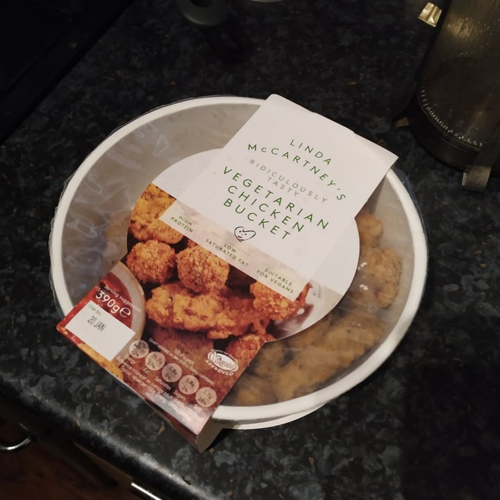 photo of Linda McCartney's Vegetarian Chicken bucket shared by @catsronaut on  29 Jan 2021 - review