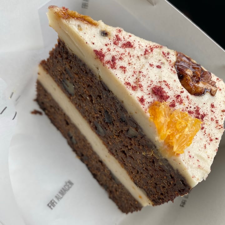 photo of Fifi Almacén Carrot cake shared by @1wandadeluca on  24 Jan 2022 - review