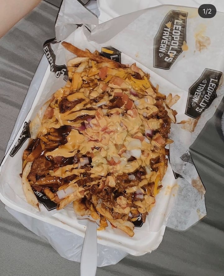 review photo of Leopold’s Tavern Bowness - Calgary plant based beyond burger poutine shared by @naomikchu on 19 Jan 2020 - review