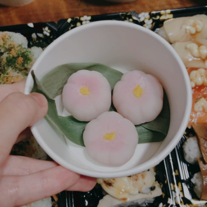 photo of Saute Sushi Sakura Mochi shared by @hiiamyulin on  07 Sep 2021 - review