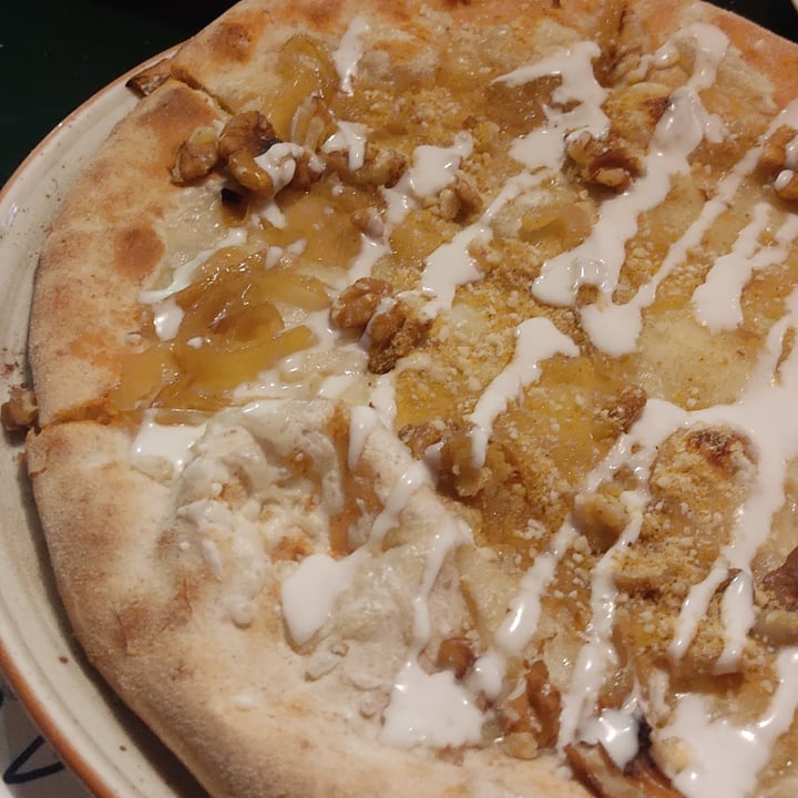 photo of Blu Bar Pizza Cheese Lovers shared by @anathelass on  26 Aug 2022 - review