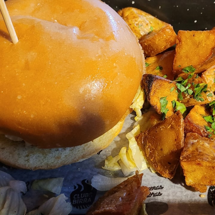 review photo of Club de la Birra Spot Belgrano NotChicken Burger shared by @daniellaliberman on 09 Nov 2022 - review
