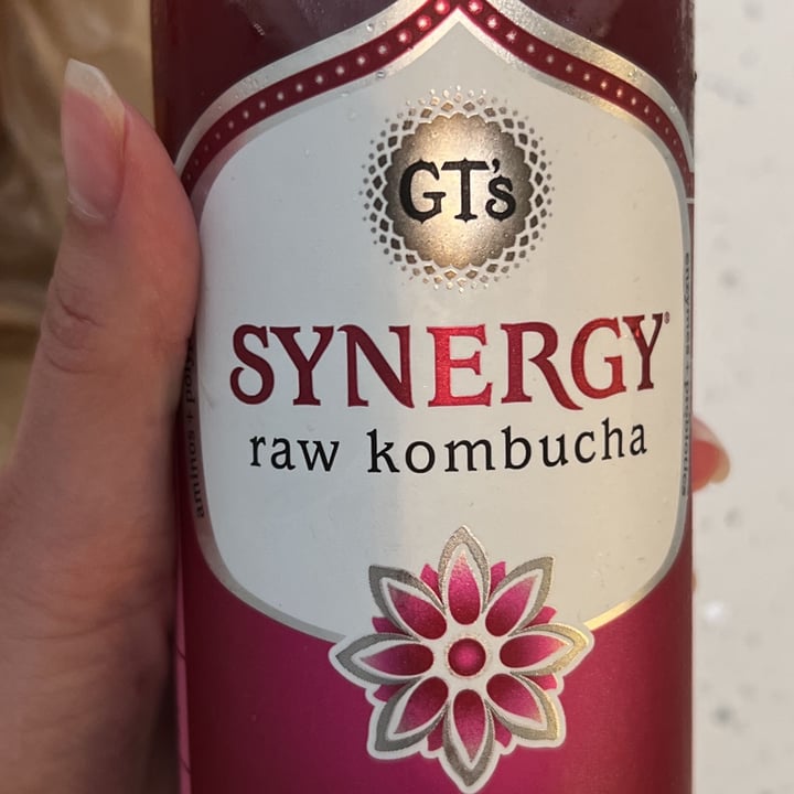 review photo of GT’s Living Foods hibiscus ginger shared by @rafaelafc on 10 May 2022 - review