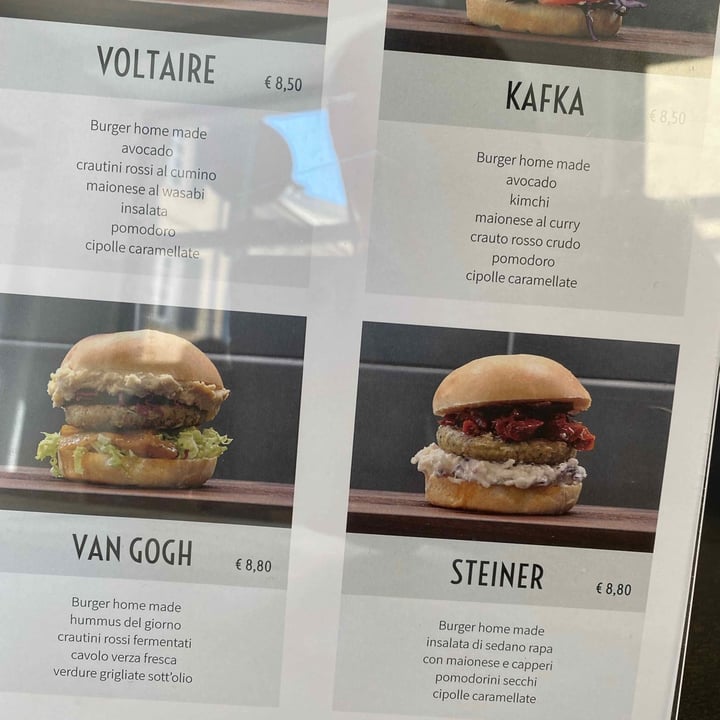 photo of Vegami Burger Van Gogh shared by @animalionline on  03 Sep 2022 - review