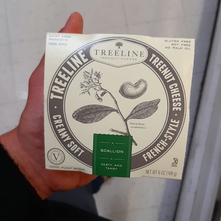 photo of Treeline Cheese Scallion French Style Treenut Cheese shared by @nico-aguilera on  25 Feb 2020 - review