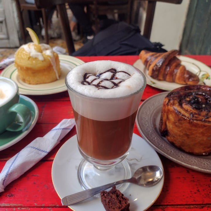 photo of Bohemian territory "Cafe & Pastry" Mocchiato con leche de almendras shared by @sofia8 on  04 Dec 2021 - review