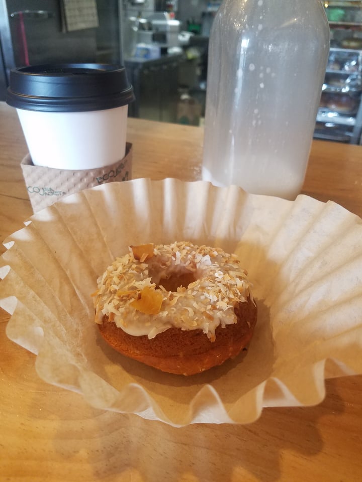 photo of Boxer Donut and Espresso Bar Pina Colada Donut shared by @doctorbuchanan on  06 Apr 2018 - review