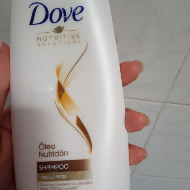 photo of Dove Shampoo shared by @dvsevangelina87 on  17 Jan 2022 - review