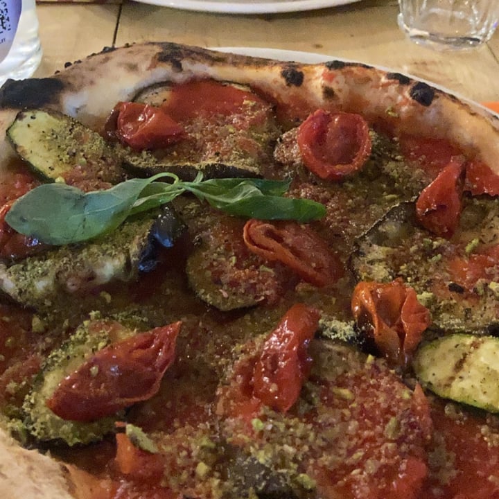 photo of Acido Lattico Pizza Con Melanzane Grigliate E Pomodori shared by @ellejey on  03 Sep 2022 - review