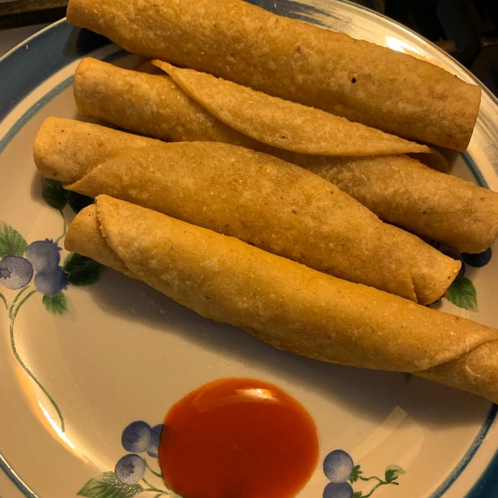 photo of Starlite Cuisine Starlite Cuisine Plant Based Chicken Taquitos shared by @mariposaeats on  27 Dec 2021 - review