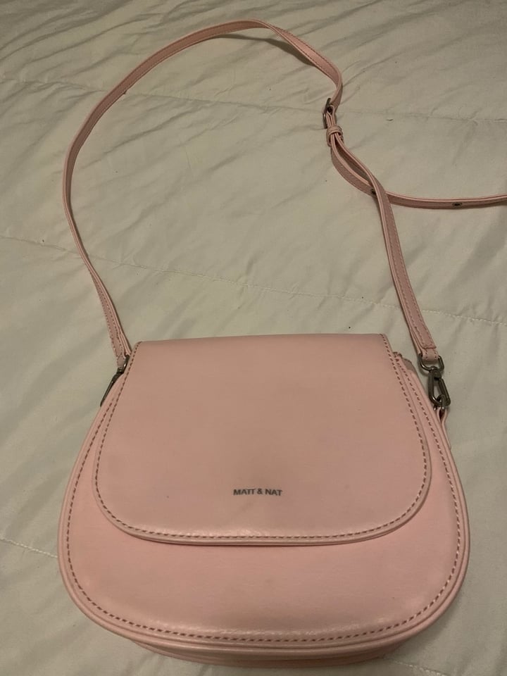 review photo of Matt & Nat Vegan Leather Crossbody Bag shared by @lissette95 on 15 Jan 2020 - review