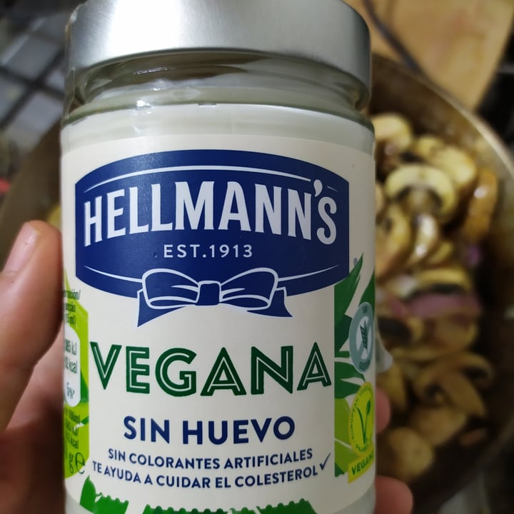 photo of Hellmann’s Hellman’s Vegan Mayonnaise shared by @lovevegmx on  27 May 2020 - review