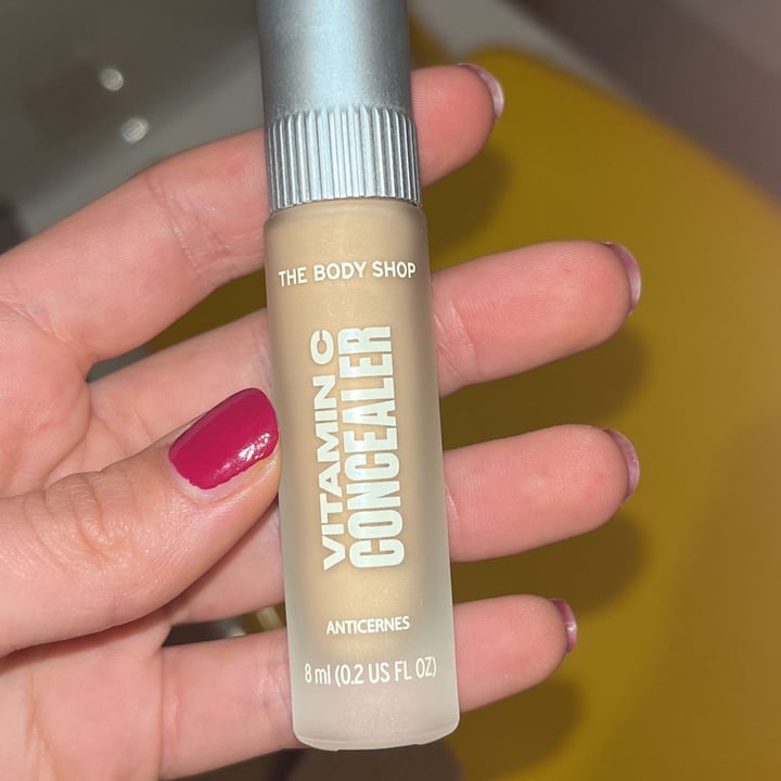 photo of The Body Shop Concealer shared by @afabrizzi on  26 Apr 2022 - review