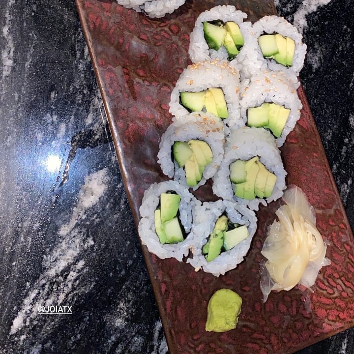 review photo of JOI Asian Bistro Avocado Cucumber Roll shared by @elexis on 09 May 2022 - review