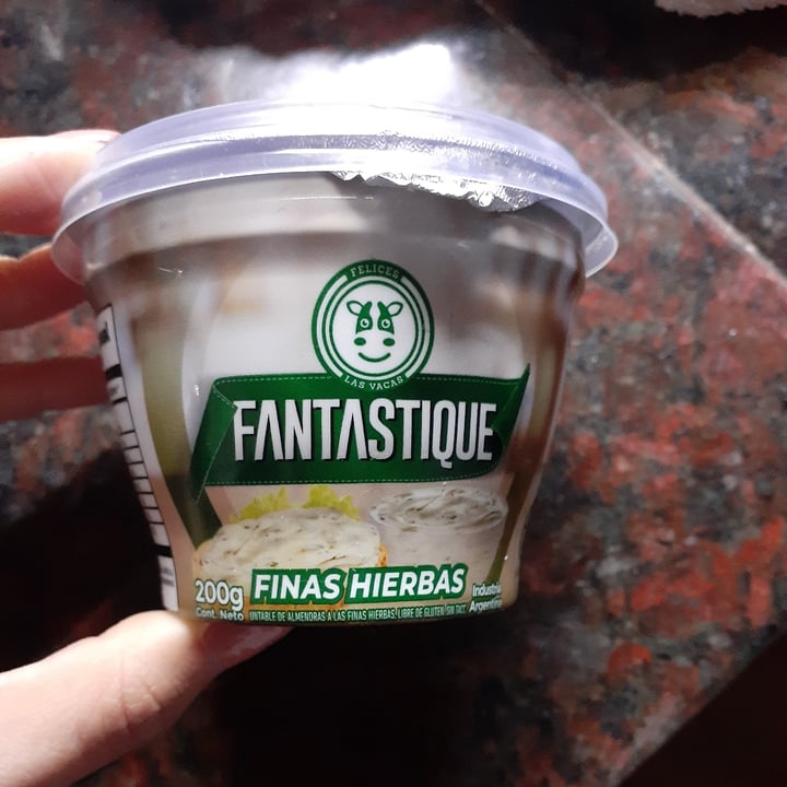 photo of Felices Las Vacas Queso Untable Fantastique Finas Hierbas shared by @tamaraponzo on  31 Aug 2021 - review