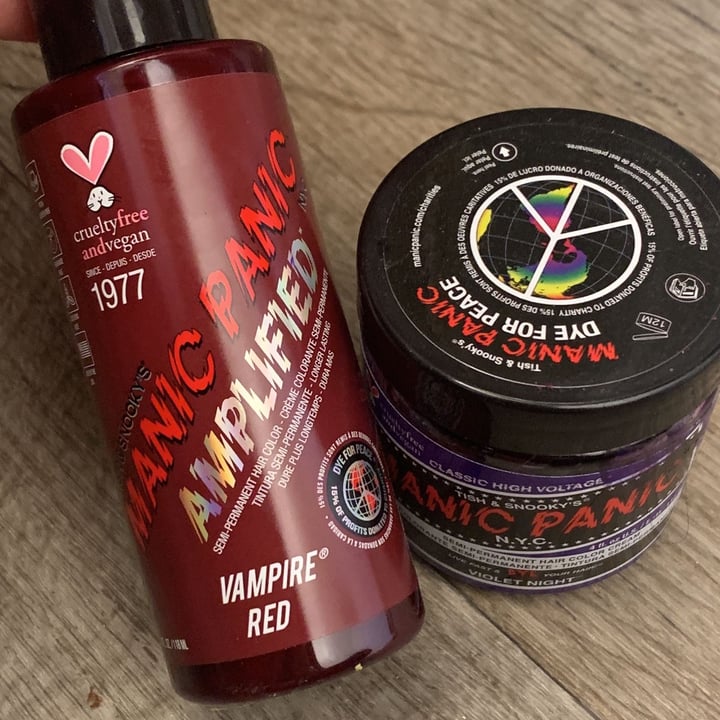photo of Manic Panic Manic Panic Amplified Vampire Red shared by @tschouten on  09 Apr 2022 - review