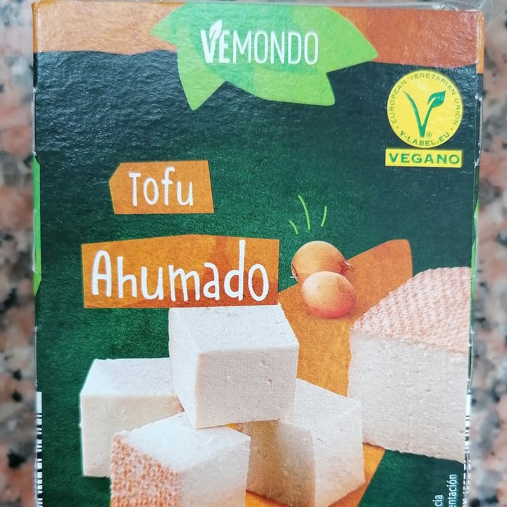 photo of Vemondo Tofu Ahumado shared by @cometdibiasky on  25 Apr 2022 - review