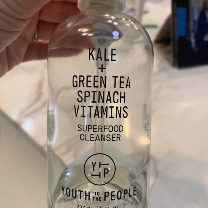 photo of Youth To The People Kale and green tea spinach vitamins superfood cleanser shared by @elizandloaf on  29 May 2022 - review