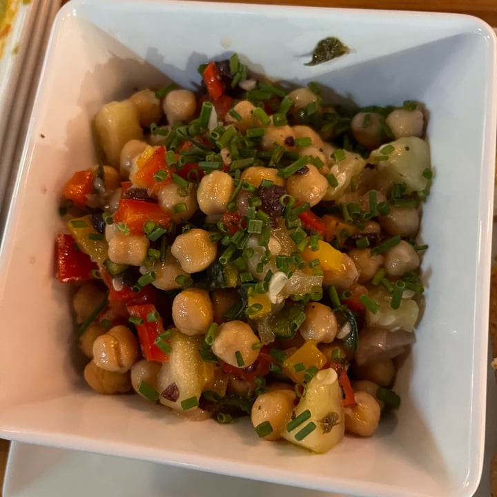 photo of Zest Kitchen & Bar Chickpea Salad shared by @jessicapalomino on  28 Aug 2022 - review