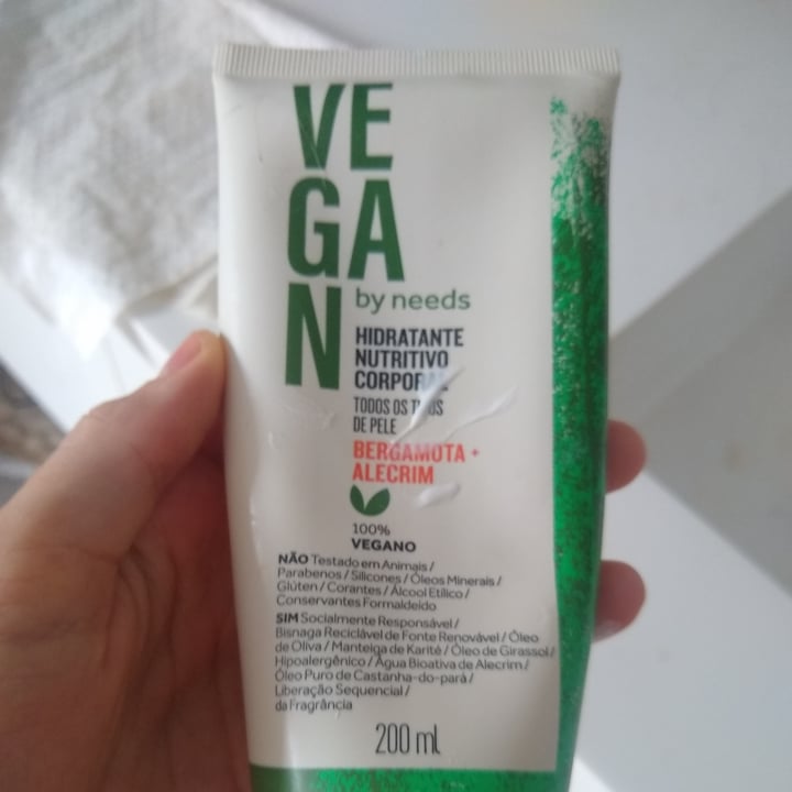 review photo of Vegan by Needs Hidratante Corporal shared by @mariaclaracastor on 29 Jan 2022 - review