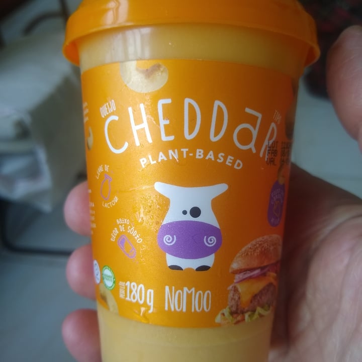 photo of NOMOO Plant-Based Brasil Requeijão Cheddar Plant Based shared by @danipellegriniveg on  02 Oct 2022 - review