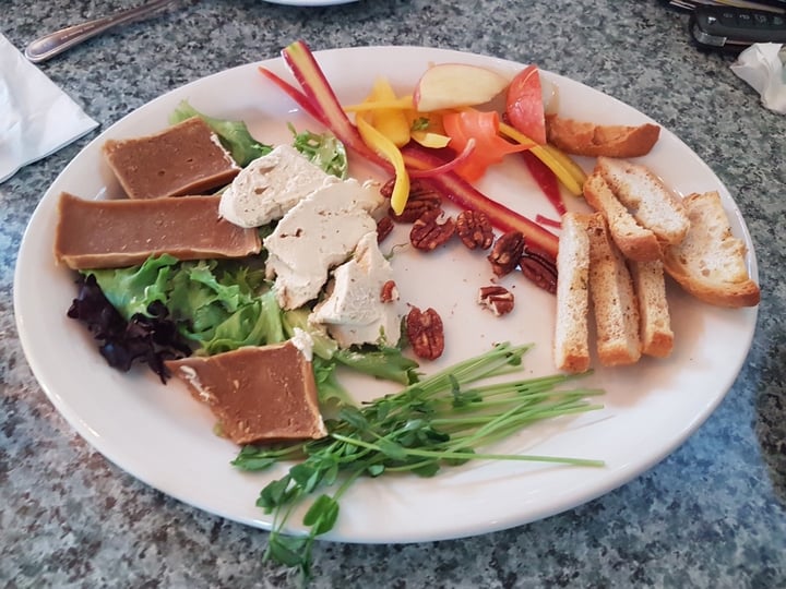 photo of Darbster Cheese Platter shared by @brientje on  20 Jan 2020 - review